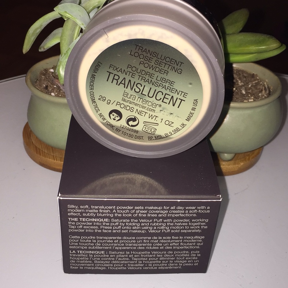 *LAST ONE Laura Mercier Translucent Setting Powder - Picture 8 of 8